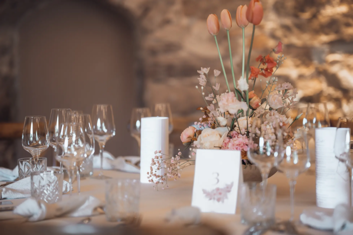 Tischdekoration bei Hochzeit Hochzeit im Landgut Schloss Michelfeld