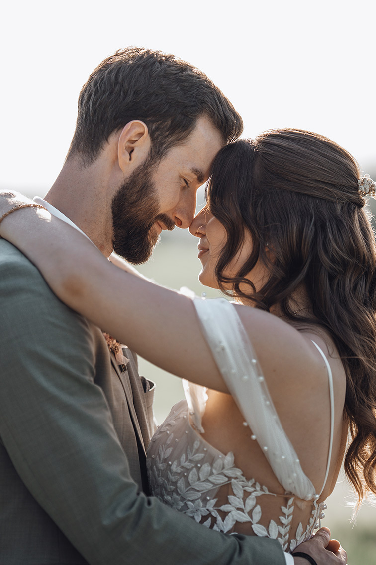 Elegante Brautpaarfotos am Hochzeitstag